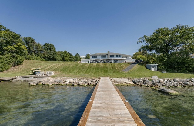 Wide Open Views: rural home on Seneca lake, private lakefront, huge yard, hot tub, and playground