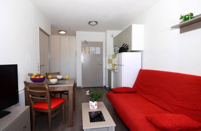 Wifi, 300m from resort center, fitness, swimming pool, terrace, balcony, tv, ski locker, 50m²