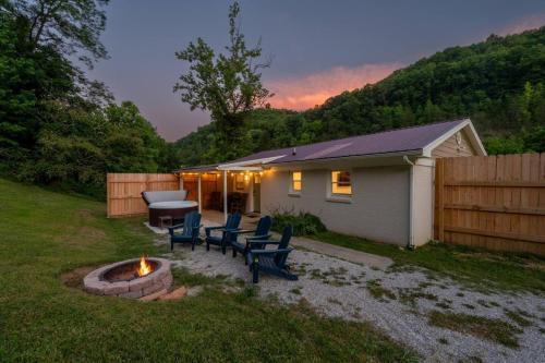 WiFi Hot Tub 50 Shades of Slade - RRG