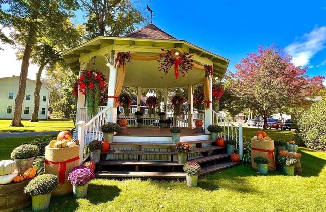 Wildflower 159 2 Bedroom Home by RedAwning