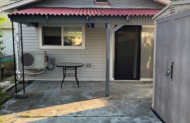 Wildwood cottage 2 blocks from boardwalk