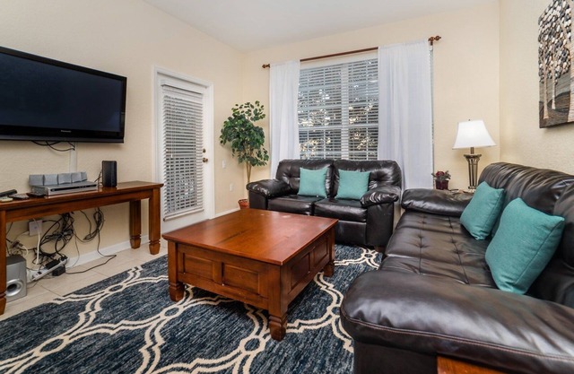 Windsor Hills Resort 3 Bedroom 2nd Floor Condo with Resort Access
