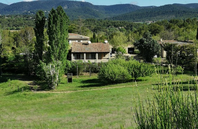Wine and residential property in the Luberon in Provence
