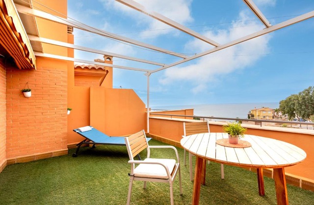WintowinRentals Pools, Padel and Sea Views