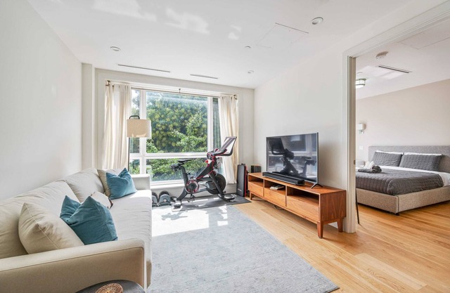 Withers by Rove Travel | 1BR Williamsburg Apt