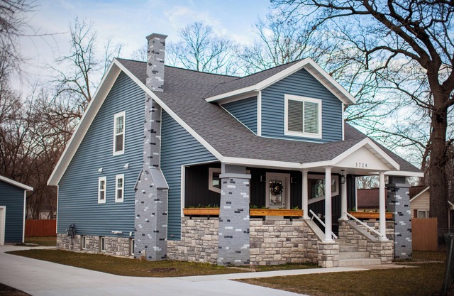 Wolf Lake Charming Retreat