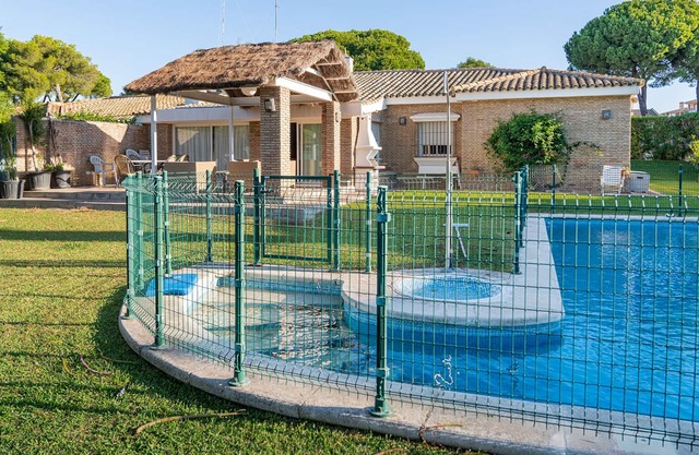 Wonderful villa with private pool in Vistahermosa urbanization