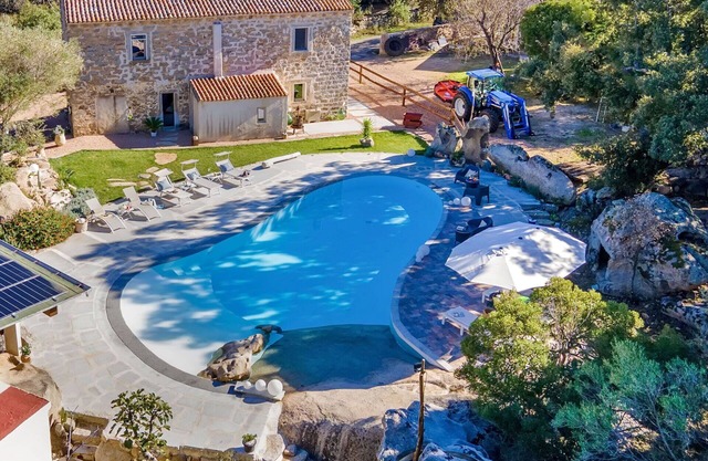 Wonderful private villa for 8 guests with private pool, A/C, WIFI, TV, patio and pets allowed