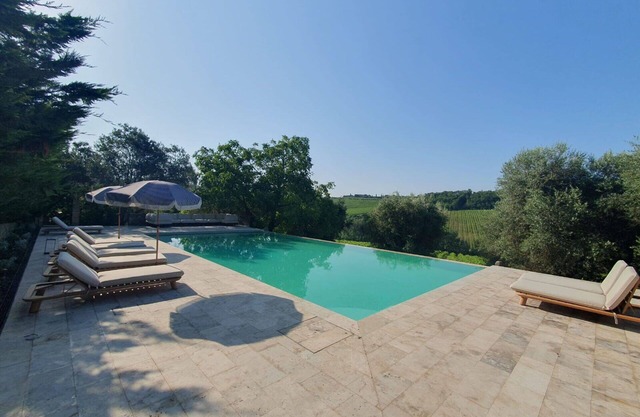 Wonderful private villa with private pool, A/C, WIFI, terrace and parking, close to San Gimignano