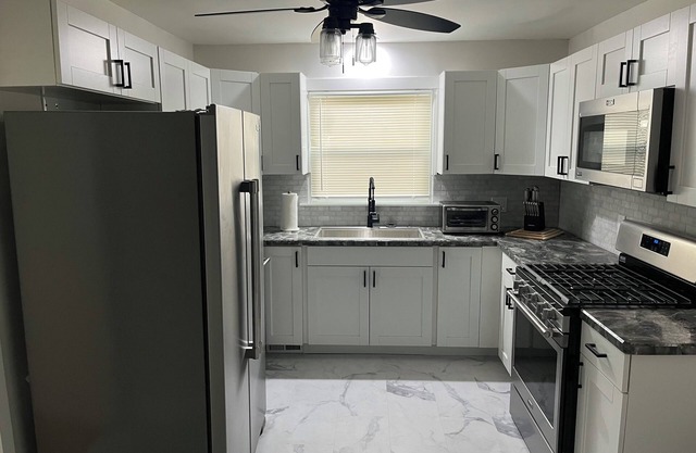 Wonderful 3-bedroom house with AC in charming Niles