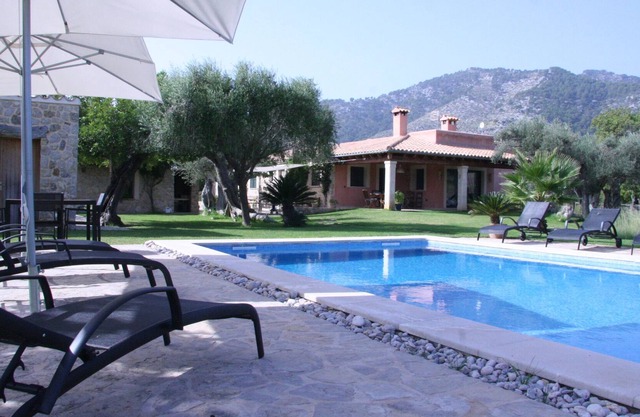 WONDERFUL BED APARTMENT WITH PRIVATE POOL AND SEPARATE ANNEX