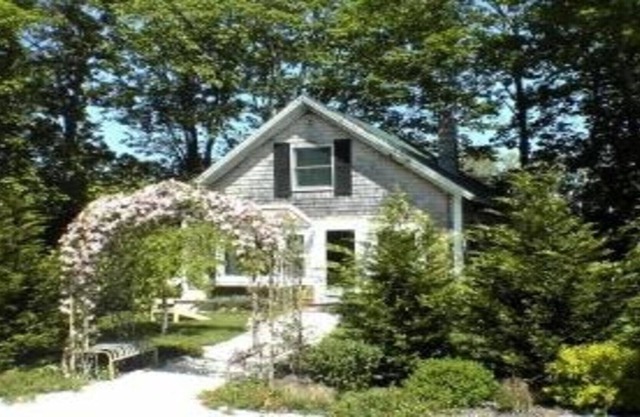 Wonderful Cottage in town Vineyard Haven, close to everything