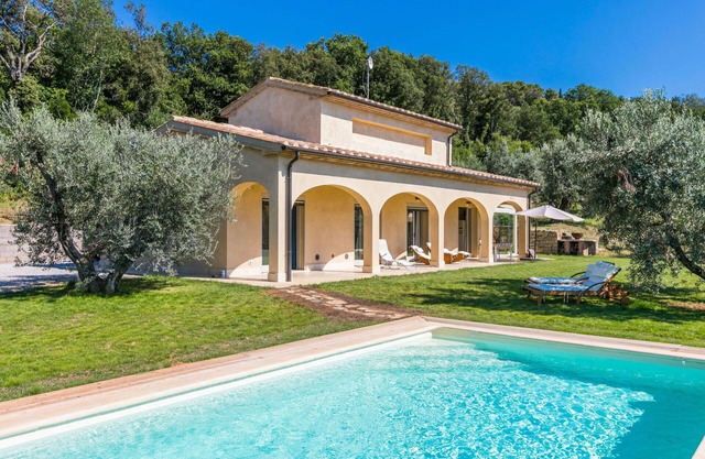 Wonderful private villa for 6 people with A/C, WIFI, private pool, TV, patio and panoramic view