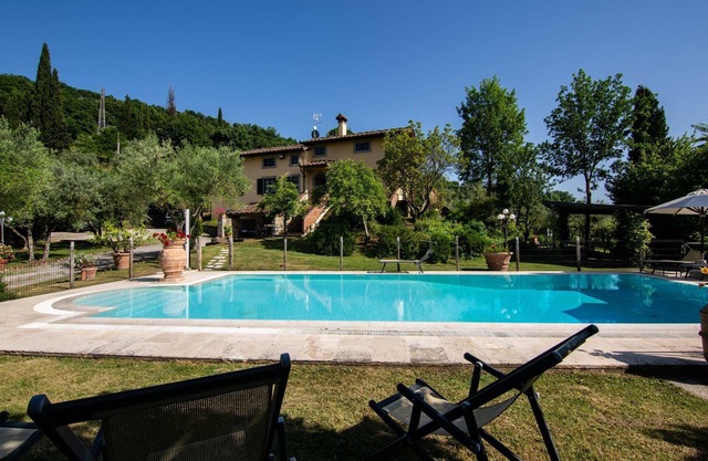 Wonderful private villa with private pool, WIFI, A/C, TV, terrace and pets allowed, close to Are.