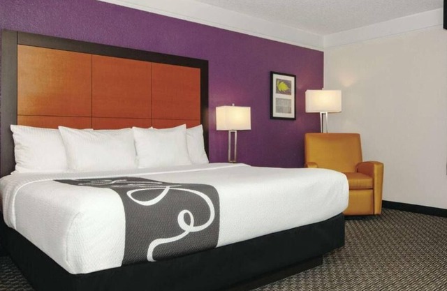Wonderful Place! 2 Family-friendly Units, Near Toyota Arena! Free Parking!