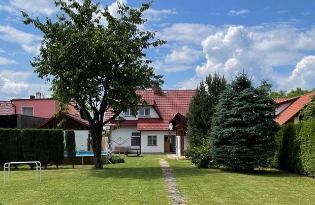 Wonderful private villa for 11 guests with WIFI, TV, patio and pets allowed