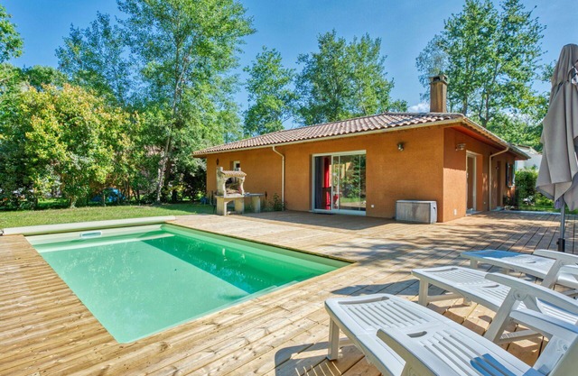 Wonderful private villa for 7 people with private pool, WIFI, TV, terrace and pets allowed