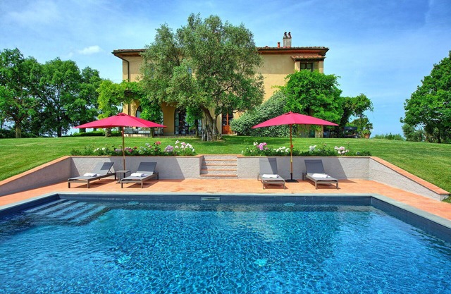 Wonderful private villa for 12 guests with WIFI, private pool, A/C, patio and panoramic view