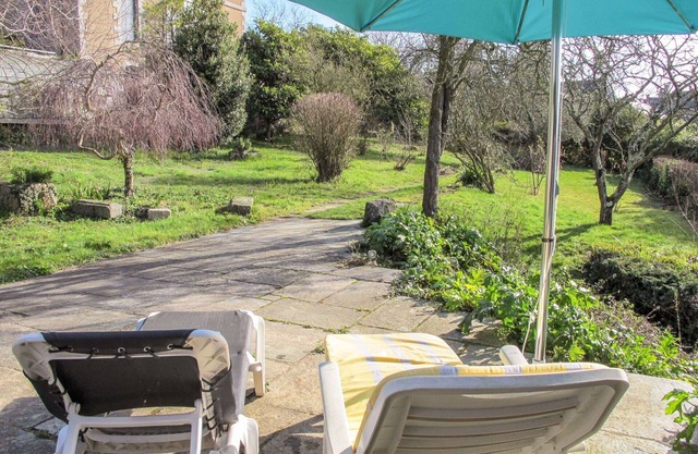 Wonderful private villa for 6 guests with TV, terrace and pets allowed