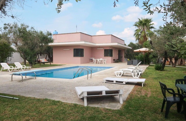 Wonderful private villa for 6 people with private pool, A/C, WIFI, TV, terrace and pets allowed