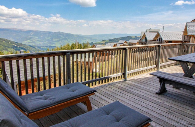 Wonderful private villa with WIFI, hot tub, TV, terrace, pets allowed, panoramic view and parking