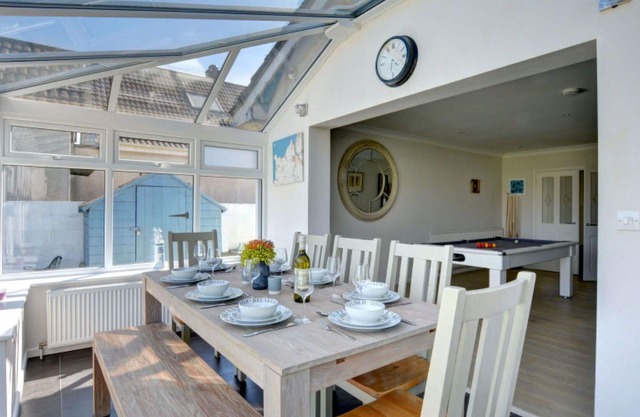 Wonderful private villa for 8 guests with WIFI, TV, patio, pets allowed and parking
