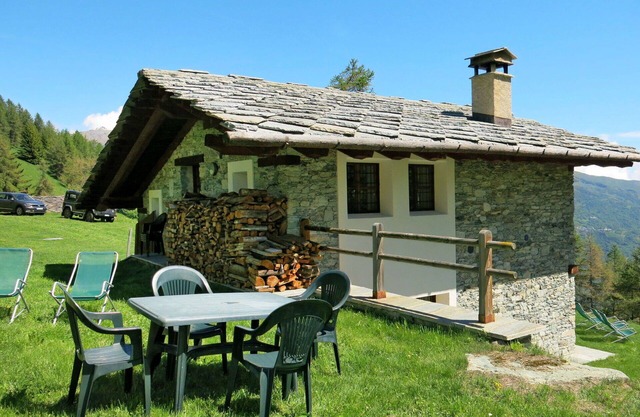 Wonderful private villa for 9 people with TV and patio