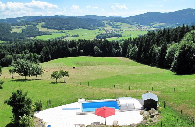 Wonderful private villa with WIFI, pool, TV, terrace, pets allowed, panoramic view and parking