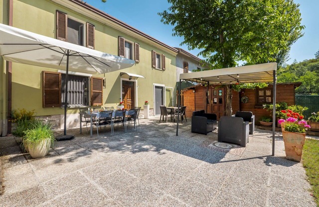 Wonderful private villa with WIFI, private pool, hot tub, TV, pets allowed and panoramic view