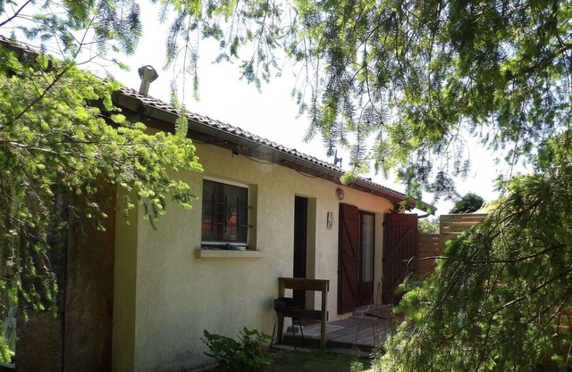 Wonderful private villa for 3 people with WIFI, TV, terrace, pets allowed and parking