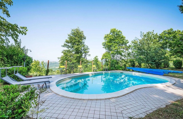 Wonderful private villa for 6 guests with private pool, A/C, WIFI, TV, terrace and pets allowed