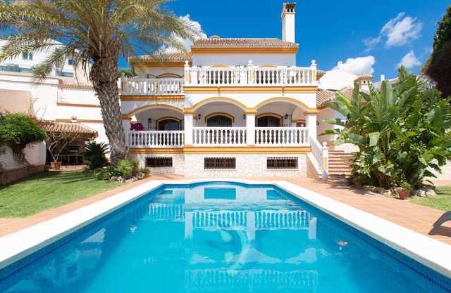 Wonderful private villa for 8 people with WIFI, private pool, A/C, TV and patio