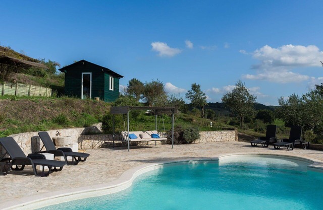 Wonderful private villa for 6 people with A/C, WIFI, pool, hot tub and TV