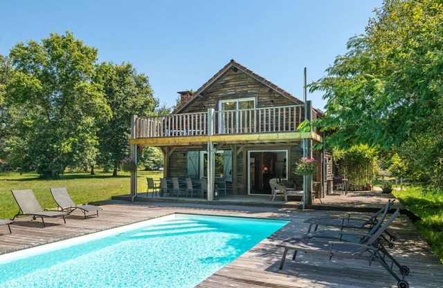 Wonderful private villa for 12 guests with WIFI, private pool, terrace, pets allowed and parking