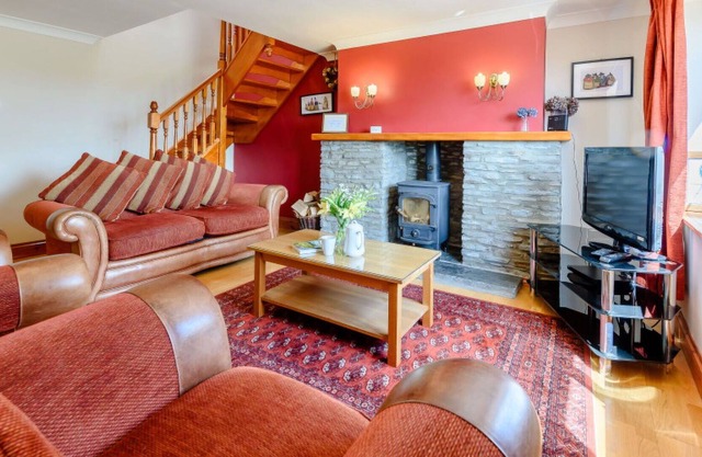 Wonderful private villa with WIFI, hot tub, TV, patio, pets allowed, panoramic view and parking