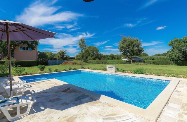 Wonderful private villa with private pool, A/C, WIFI, TV, patio, pets allowed and parking
