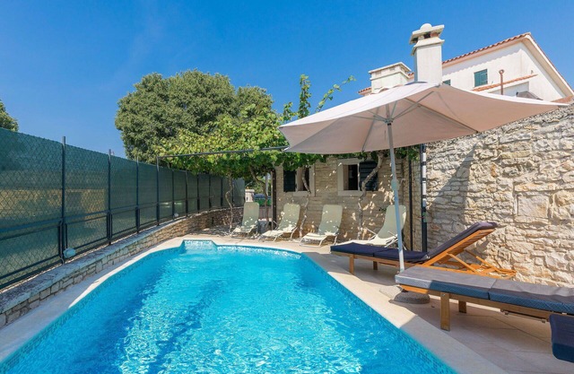 Wonderful private villa with A/C, WIFI, private pool, TV, terrace, pets allowed and parking