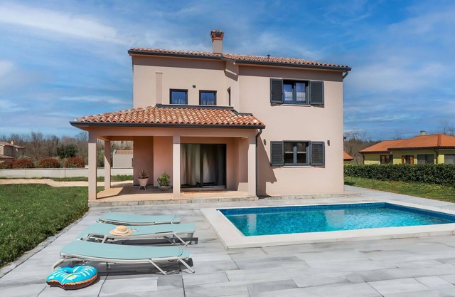 Wonderful private villa for 8 guests with A/C, private pool, WIFI, TV and terrace