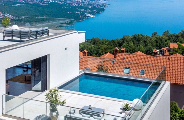 Wonderful private villa for 10 people with private pool, A/C, WIFI, TV, terrace and pets allowed
