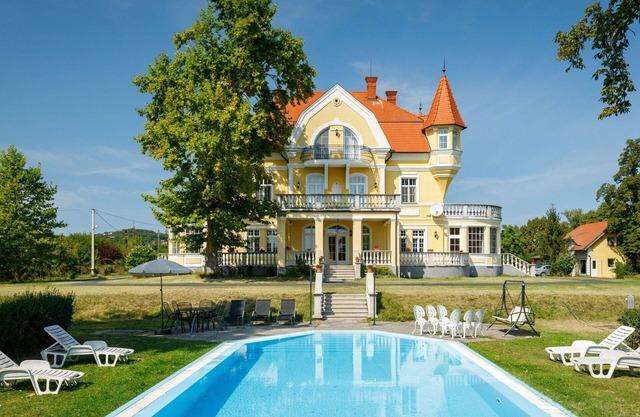 Wonderful private villa with WIFI, private pool, TV, terrace, pets allowed and panoramic view