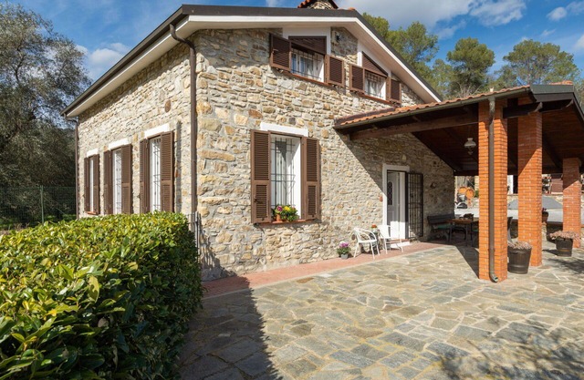 Wonderful private villa for 5 guests with WIFI, A/C, TV, terrace and parking