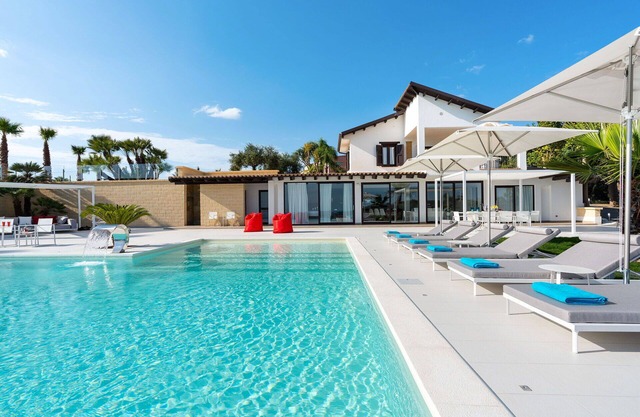Wonderful private villa for 6 people with WIFI, A/C, private pool, TV, patio and panoramic view