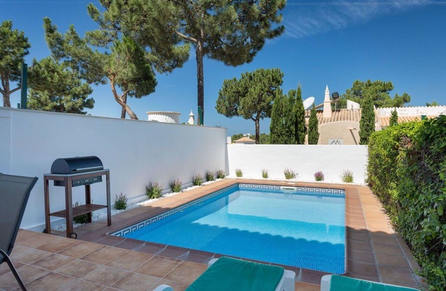 Wonderful private villa for 6 people with WIFI, private pool, A/C, TV, patio and parking