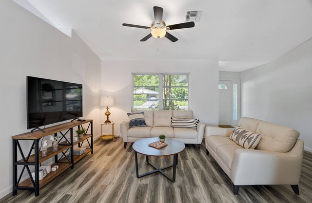 Wonderful Vacation Home Near Siesta Key Beach
