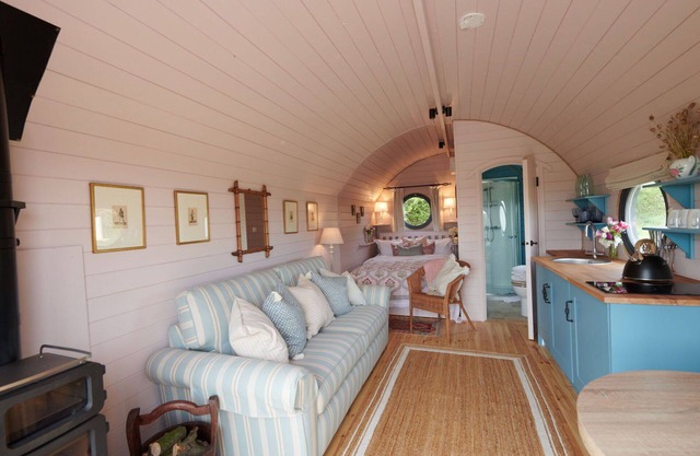 Wonderful villa for 4 people with hot tub, terrace and pets allowed