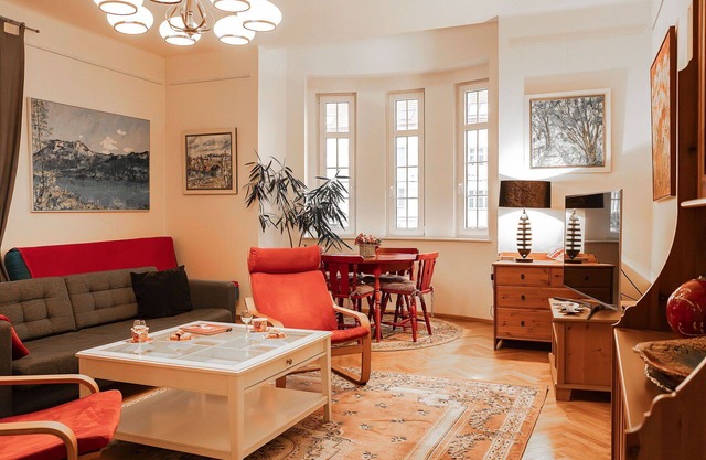 Wonderful villa for 8 guests with hot tub, WIFI, TV, pets allowed and parking