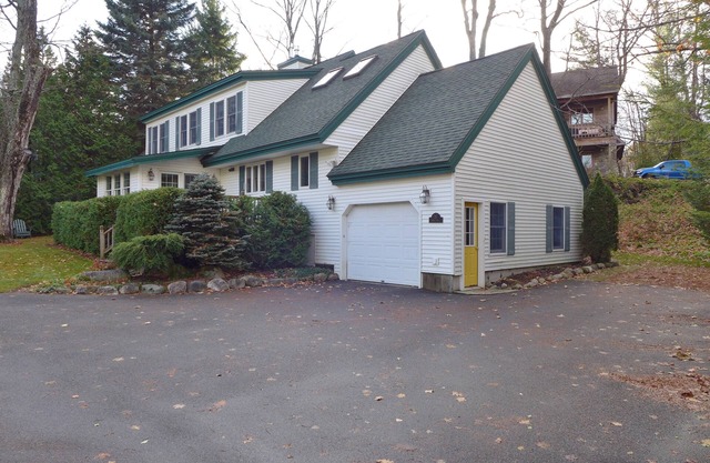 Wonderful Village Home, One Block to Main Street!