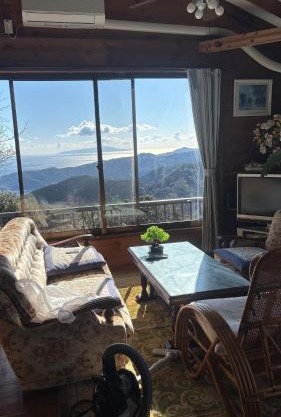 Wood house pinnacle ocean view and Mountain View