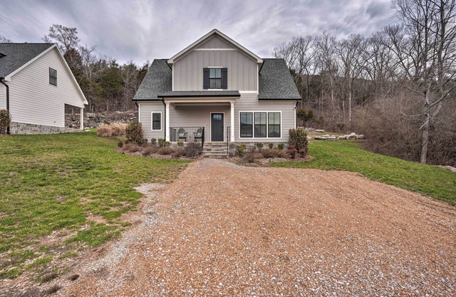 Wooded Escape w/Beautiful Backyard + Mtn Views!