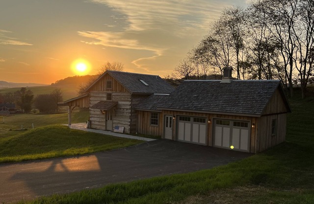 Wooden Head Cabin Early1800's Log Cabin with a View and Modern Amenities